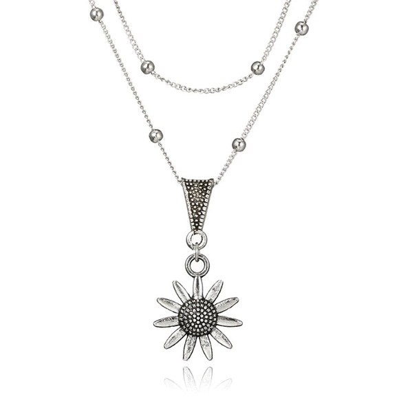 Boho Flower Necklace - Picture 5 of 8